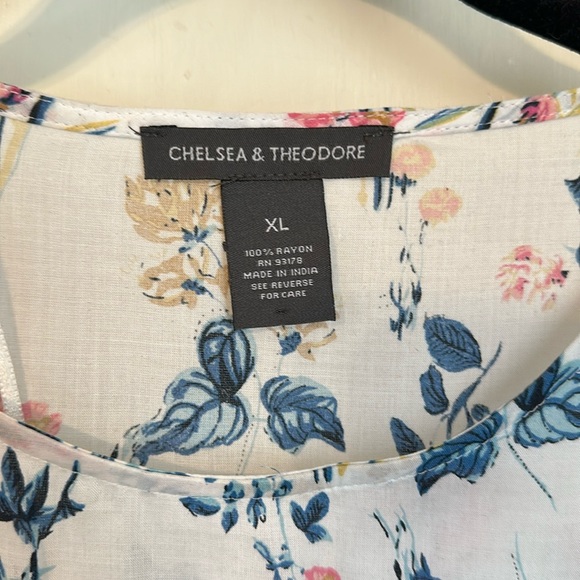 Chelsea & Theodore Pullover Floral Blouse Size XL - Picture 4 of 8